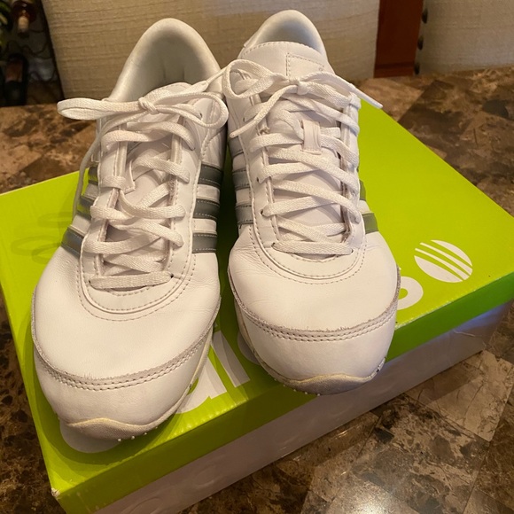 Adidas - White & Silver Ladies 3-Stripes - Picture 3 of 7